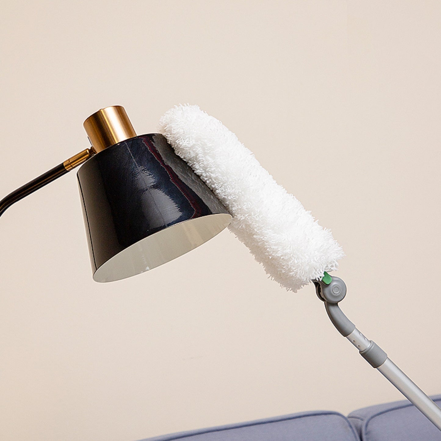 Retractable Dusting Wand – Extendable Pole & 180° Bendable Heads for Hard-to-Reach Areas